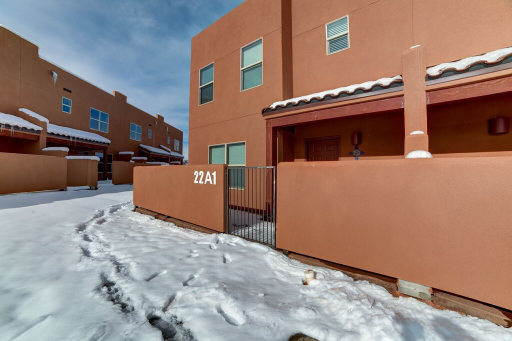 RIM VILLAGE VISTA - Residential