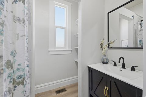 Tiny photo for 311 S 400 W, Payson, UT 84651 (MLS # 2174048)