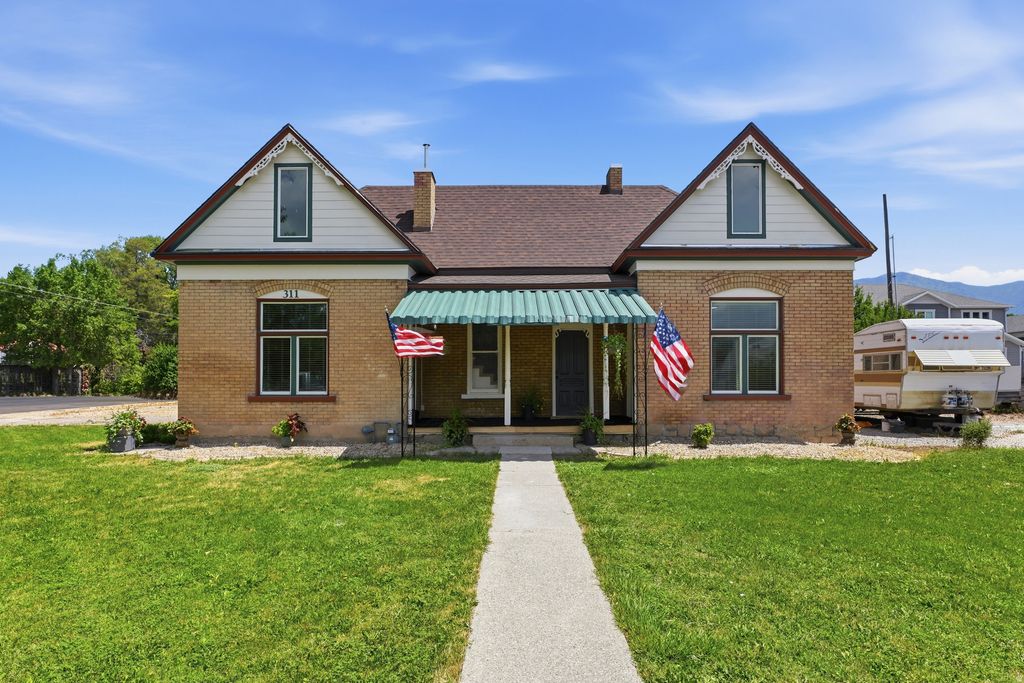 Photo of 311 S 400 W, Payson, UT 84651 (MLS # 2174048)
