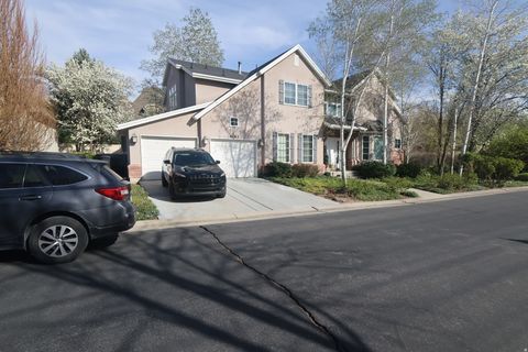 Photo of 6183 S HAVEN MOOR CIR, Murray, UT 84121 (MLS # 2152412)