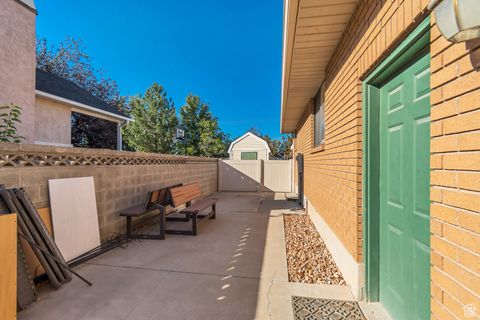 Tiny photo for 2246 W COUNTRY BEND DR S #25, South Jordan, UT 84095 (MLS # 2115131)