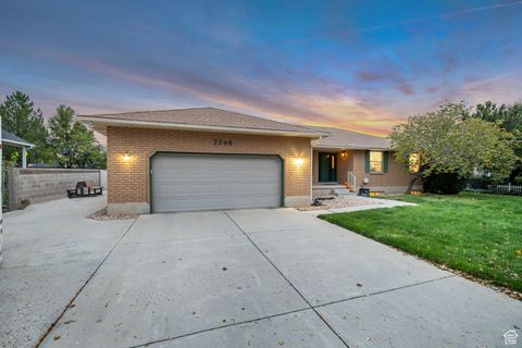 Tiny photo for 2246 W COUNTRY BEND DR S #25, South Jordan, UT 84095 (MLS # 2115131)
