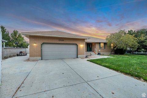 Tiny photo for 2246 W COUNTRY BEND DR S #25, South Jordan, UT 84095 (MLS # 2115131)