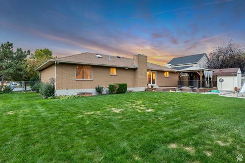 Tiny photo for 2246 W COUNTRY BEND DR S #25, South Jordan, UT 84095 (MLS # 2115131)