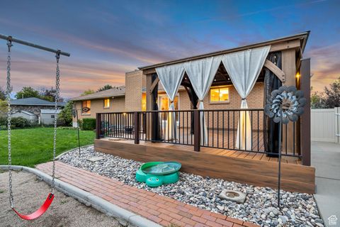 Tiny photo for 2246 W COUNTRY BEND DR S #25, South Jordan, UT 84095 (MLS # 2115131)
