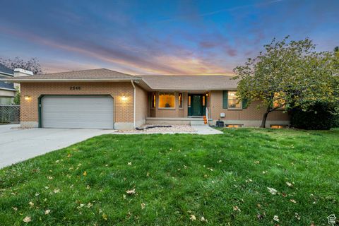Tiny photo for 2246 W COUNTRY BEND DR S #25, South Jordan, UT 84095 (MLS # 2115131)