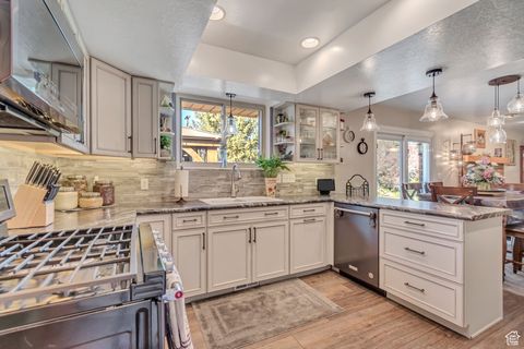 Tiny photo for 2246 W COUNTRY BEND DR S #25, South Jordan, UT 84095 (MLS # 2115131)