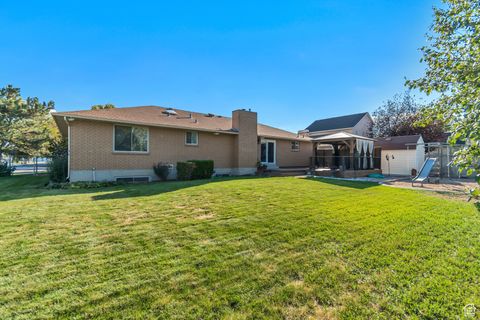 Tiny photo for 2246 W COUNTRY BEND DR S #25, South Jordan, UT 84095 (MLS # 2115131)