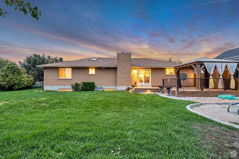 Tiny photo for 2246 W COUNTRY BEND DR S #25, South Jordan, UT 84095 (MLS # 2115131)