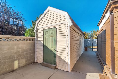 Tiny photo for 2246 W COUNTRY BEND DR S #25, South Jordan, UT 84095 (MLS # 2115131)