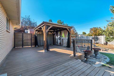 Tiny photo for 2246 W COUNTRY BEND DR S #25, South Jordan, UT 84095 (MLS # 2115131)