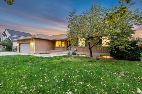 Tiny photo for 2246 W COUNTRY BEND DR S #25, South Jordan, UT 84095 (MLS # 2115131)