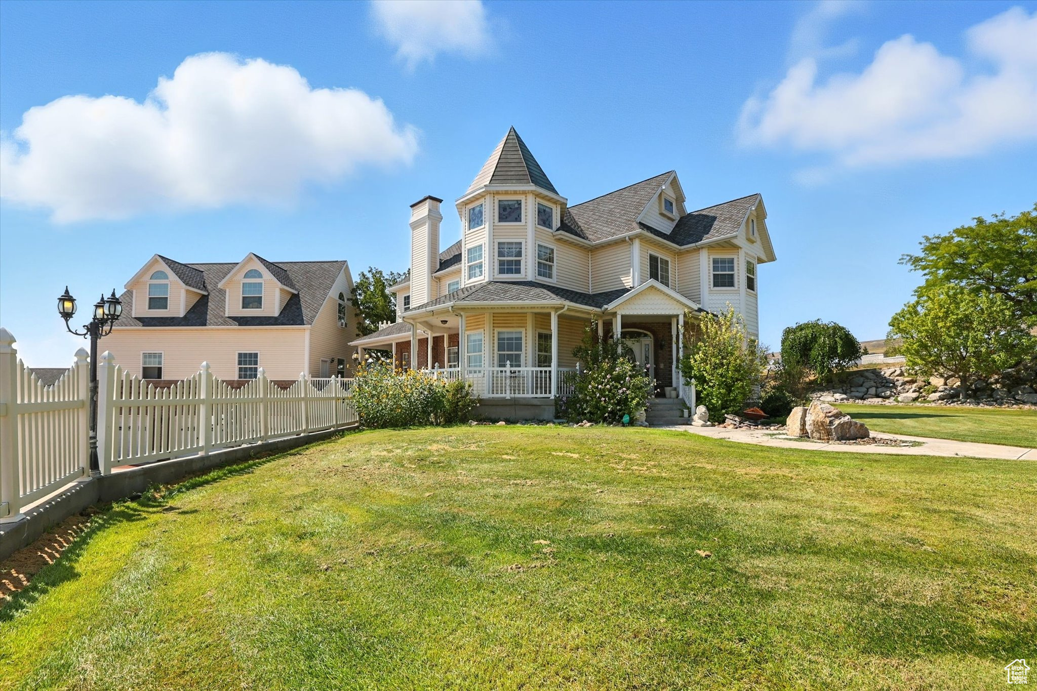 RANCH ESTATES - Residential