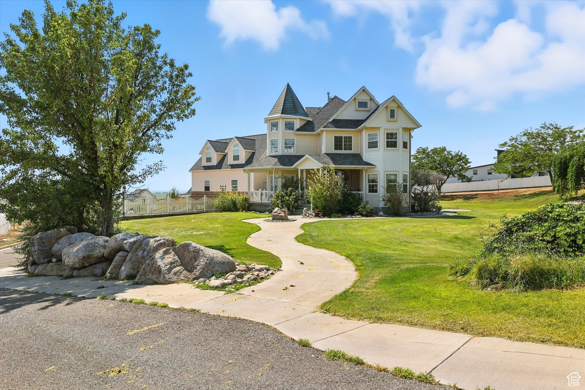 RANCH ESTATES - Residential