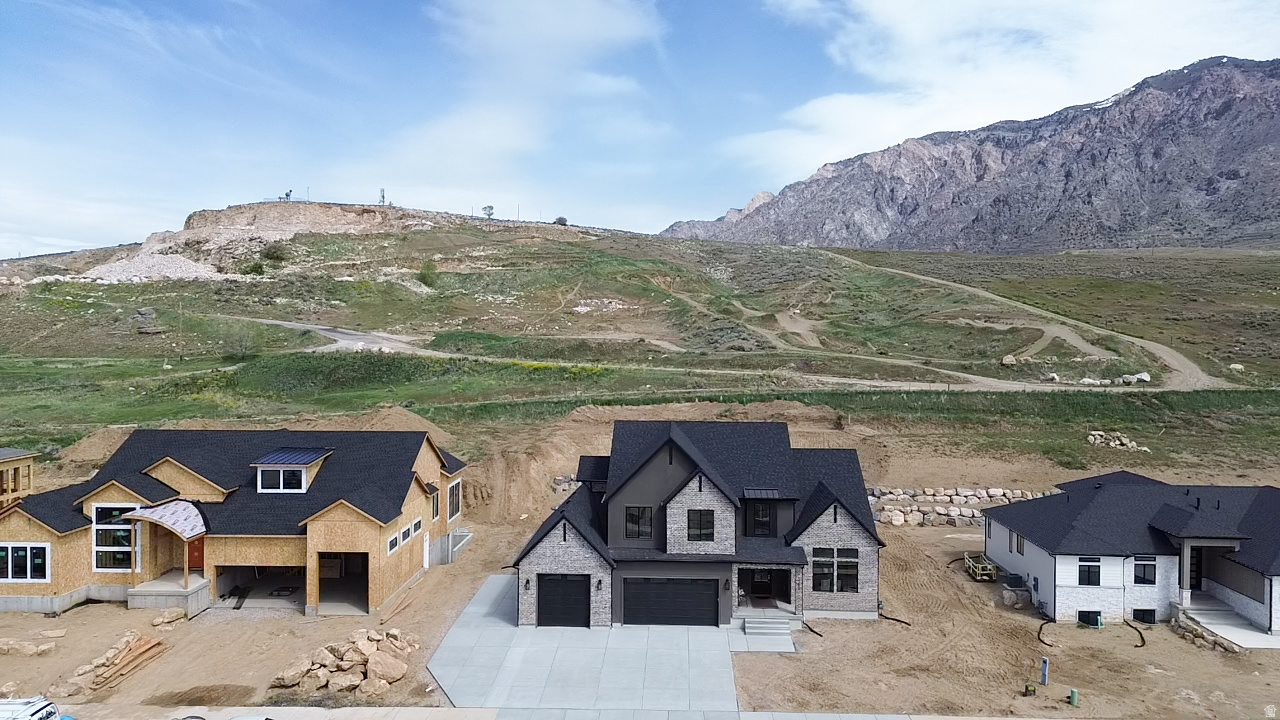 DEER CREST - Residential