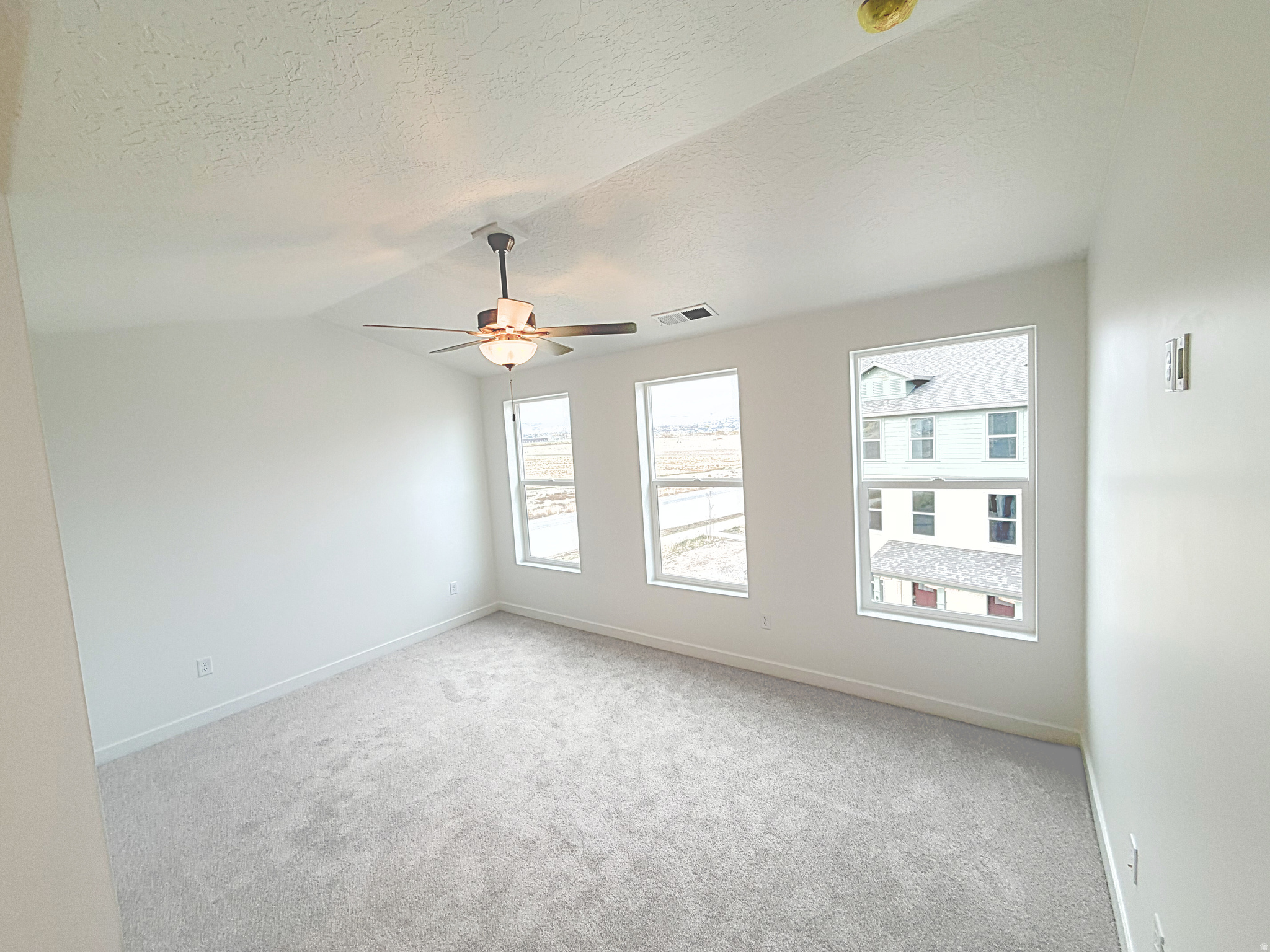 BEACON POINTE - Residential