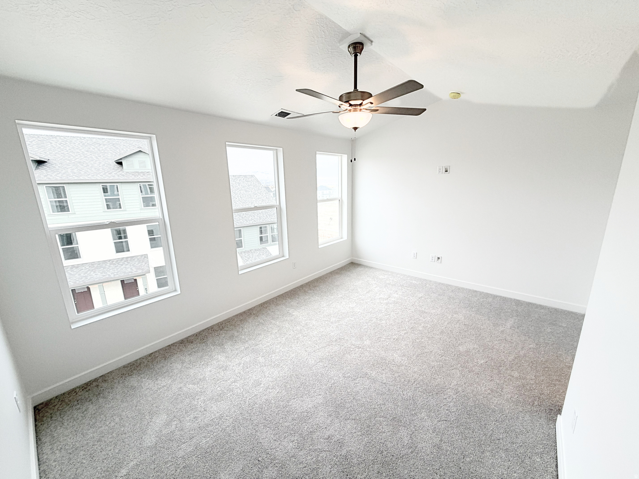 BEACON POINTE - Residential