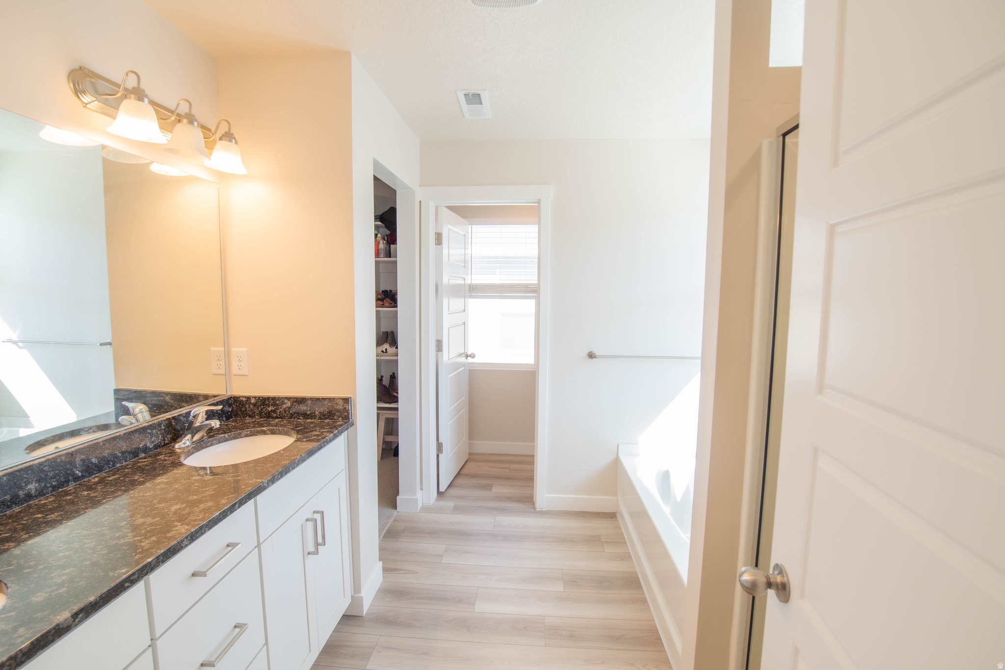 PORTERS CROSSING - Residential