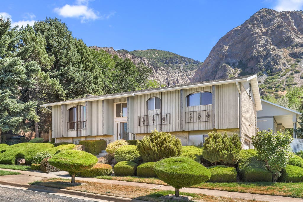Photo of 1106 E 425 N, Ogden, UT 84404 (MLS # 2179655)