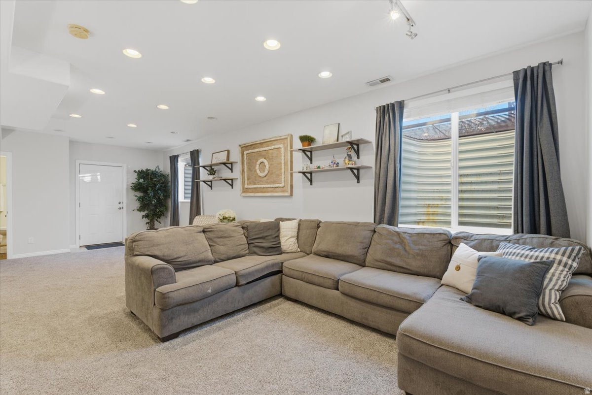 CRYSTAL CREEK - Residential