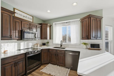 Tiny photo for 2851 W 175 N, West Point, UT 84015 (MLS # 2124779)