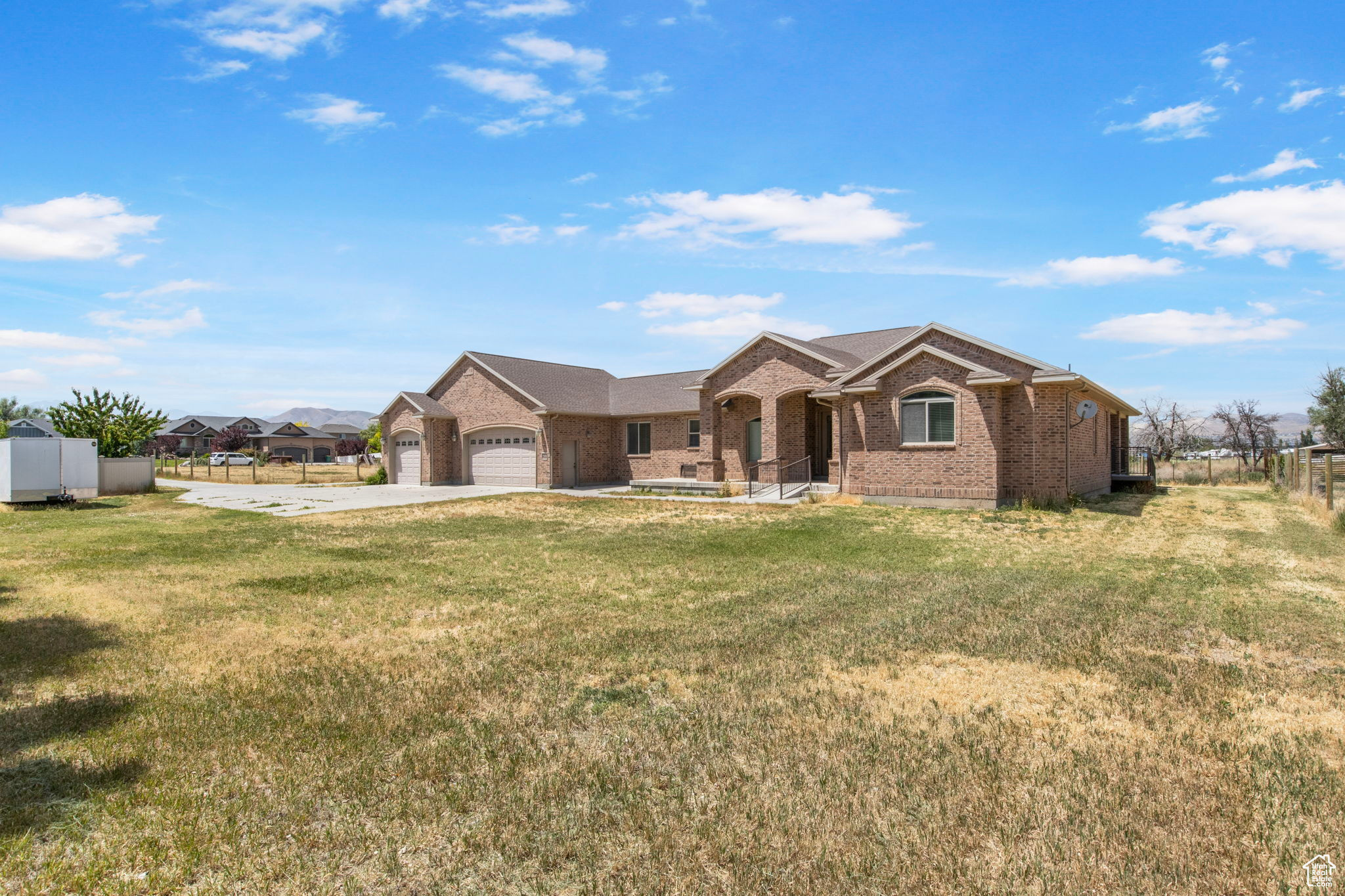 ELNORA ESTATES - Residential