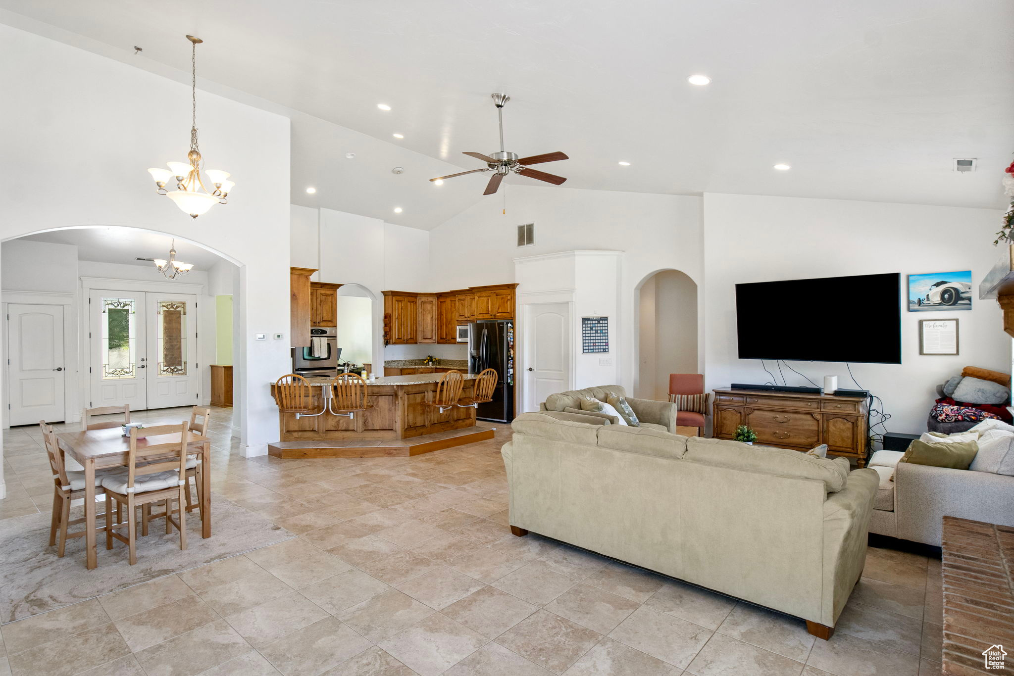 ELNORA ESTATES - Residential