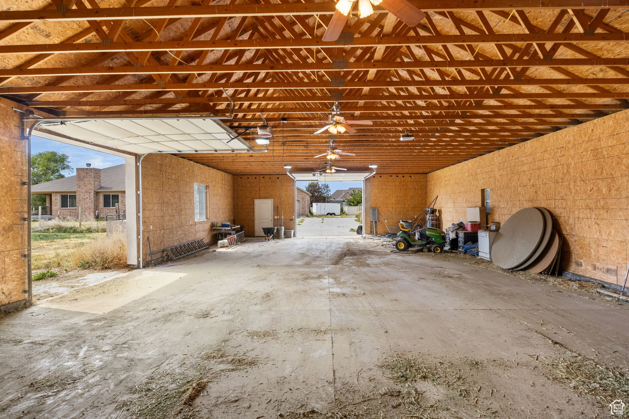 ELNORA ESTATES - Residential