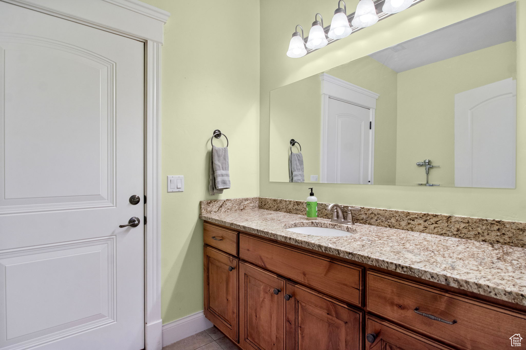 ELNORA ESTATES - Residential