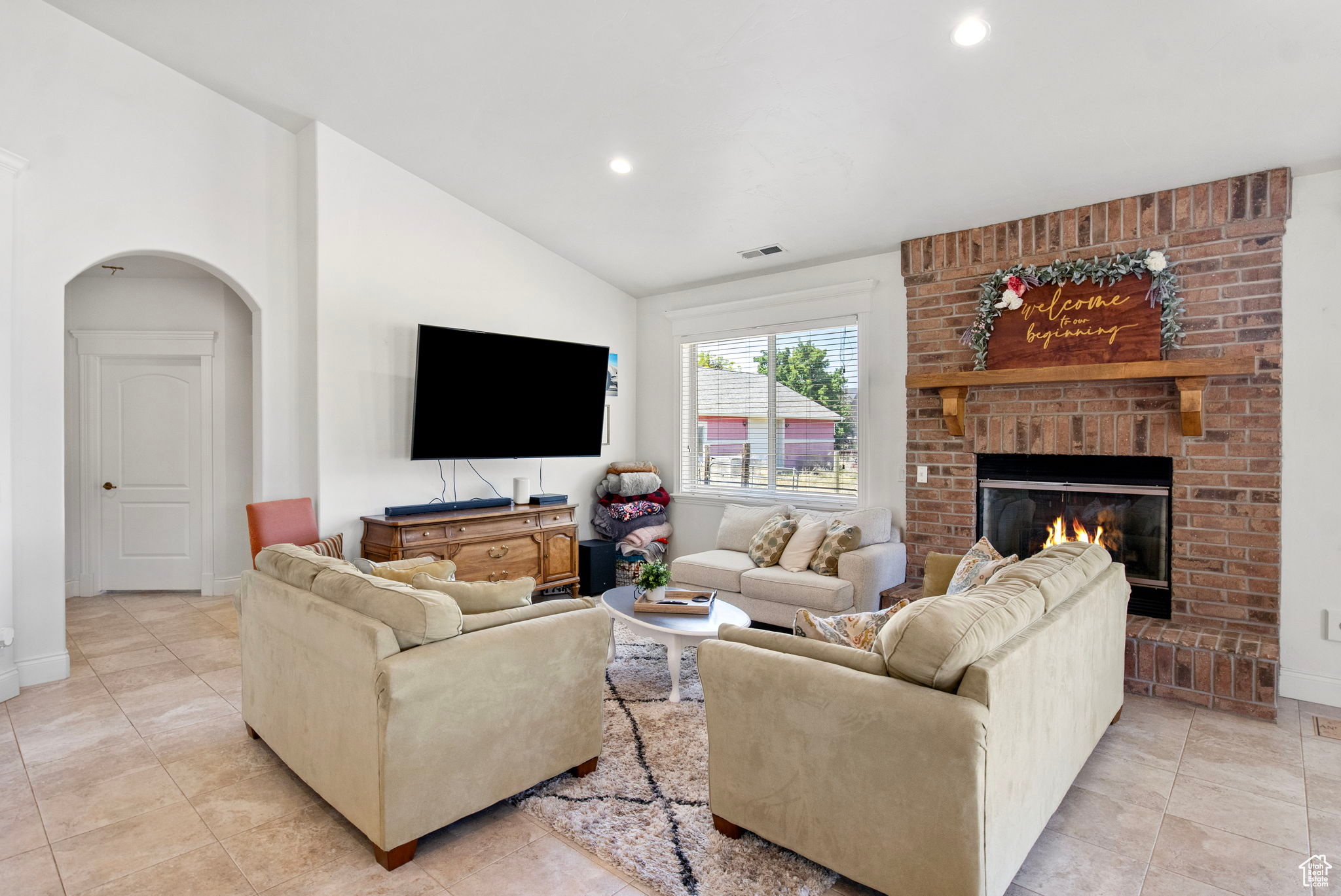 ELNORA ESTATES - Residential