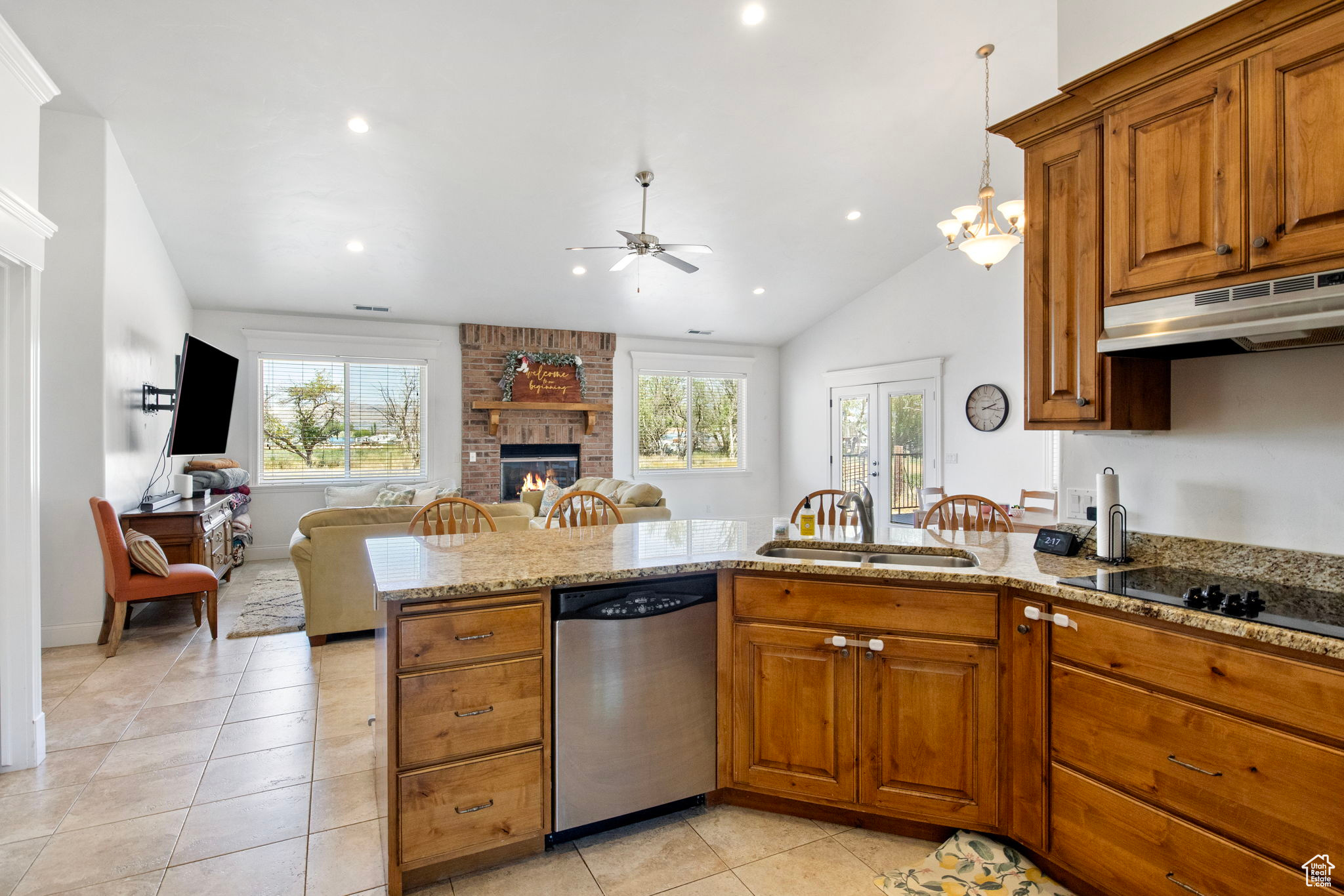 ELNORA ESTATES - Residential