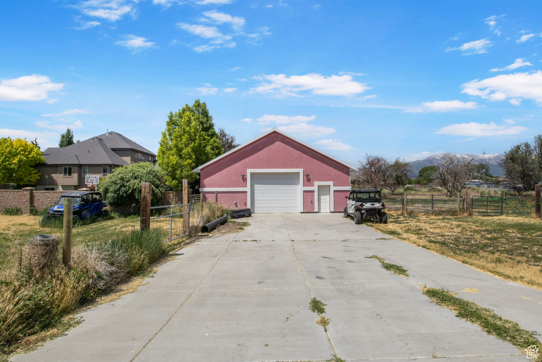 ELNORA ESTATES - Residential