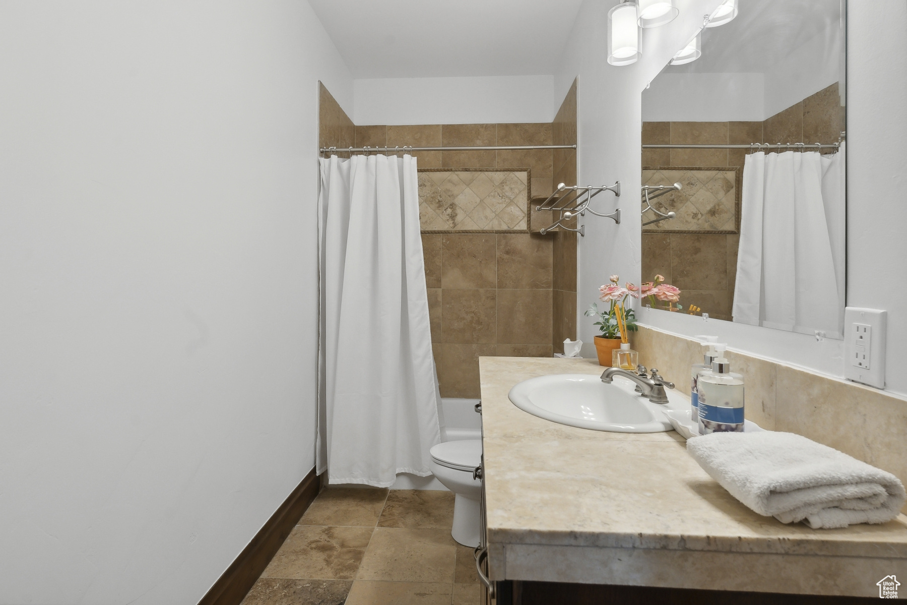 Park City, Utah 84098, United States, 5 Bedrooms Bedrooms, ,4 BathroomsBathrooms,Residential,Pending,44668