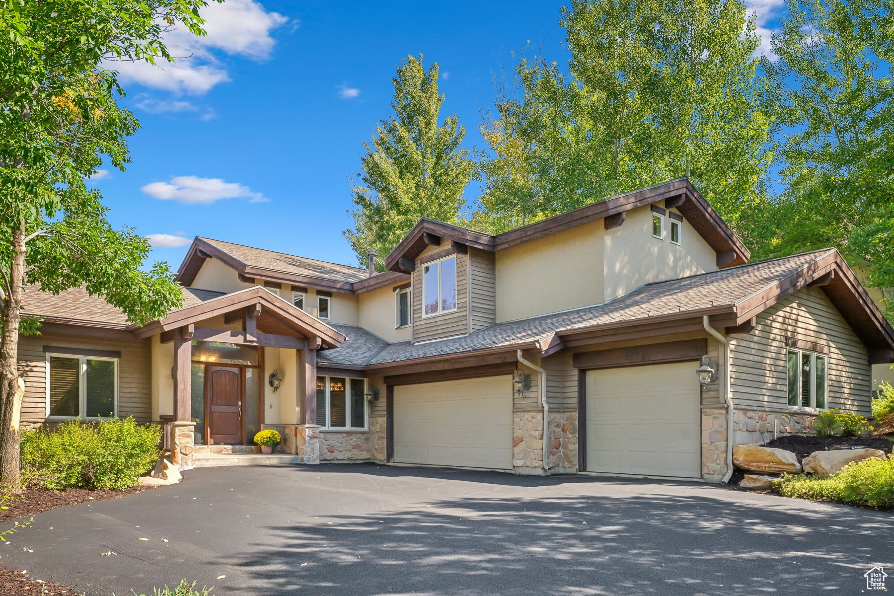 Park City, Utah 84098, United States, 5 Bedrooms Bedrooms, ,4 BathroomsBathrooms,Residential,Pending,44668