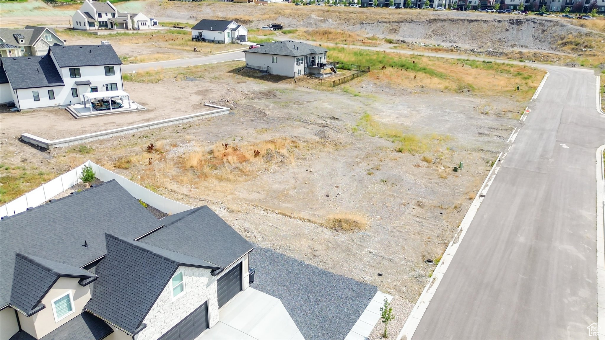 MOUNTAINSIDE ESTATES - Land