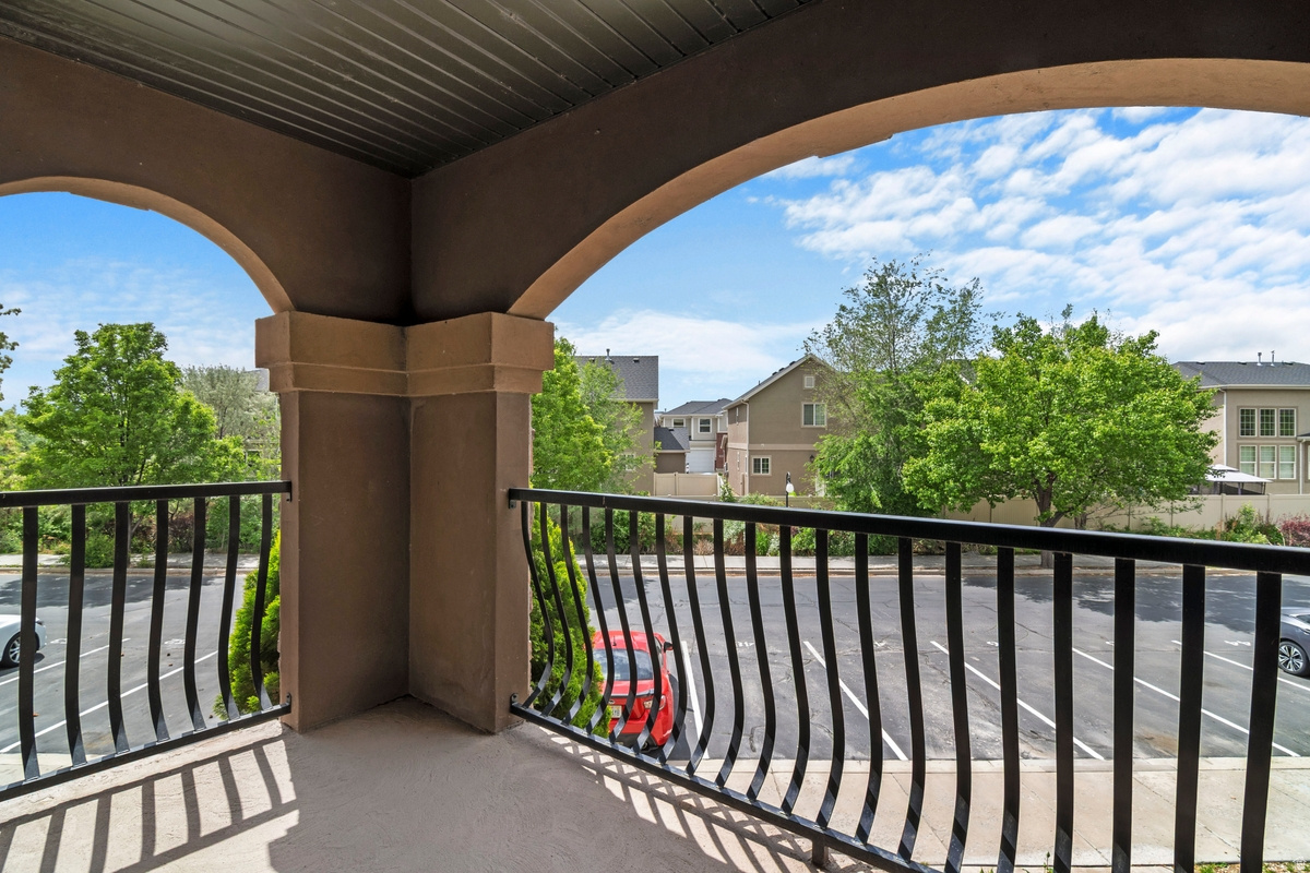 BELLE MONET - Residential