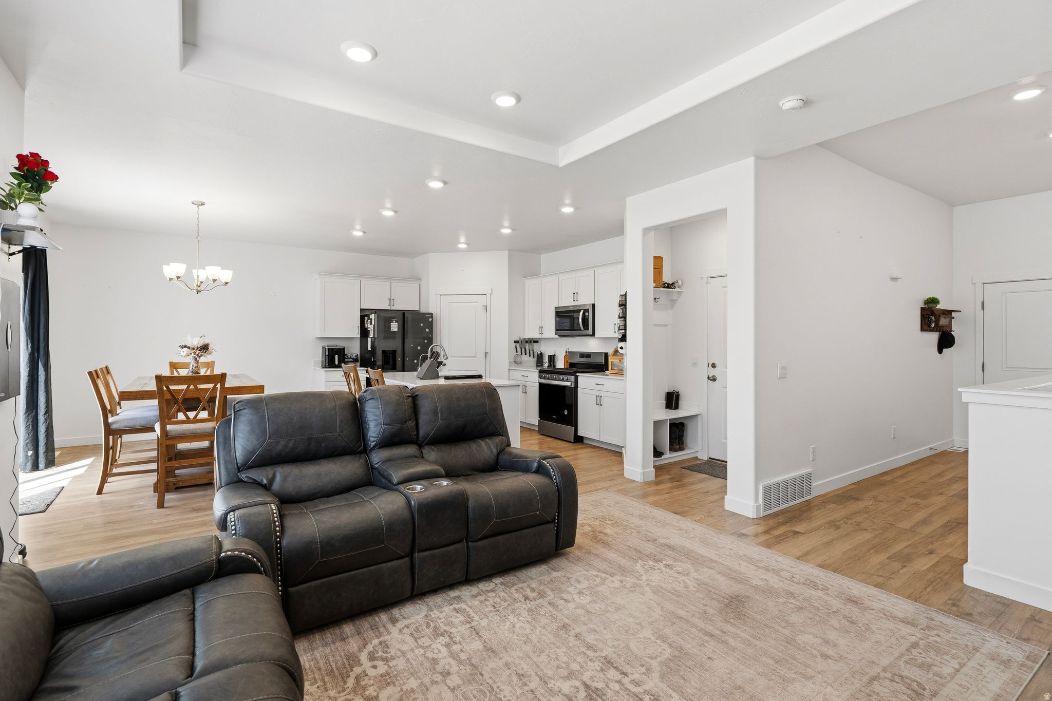 HAWTHORN ESTATES - Residential