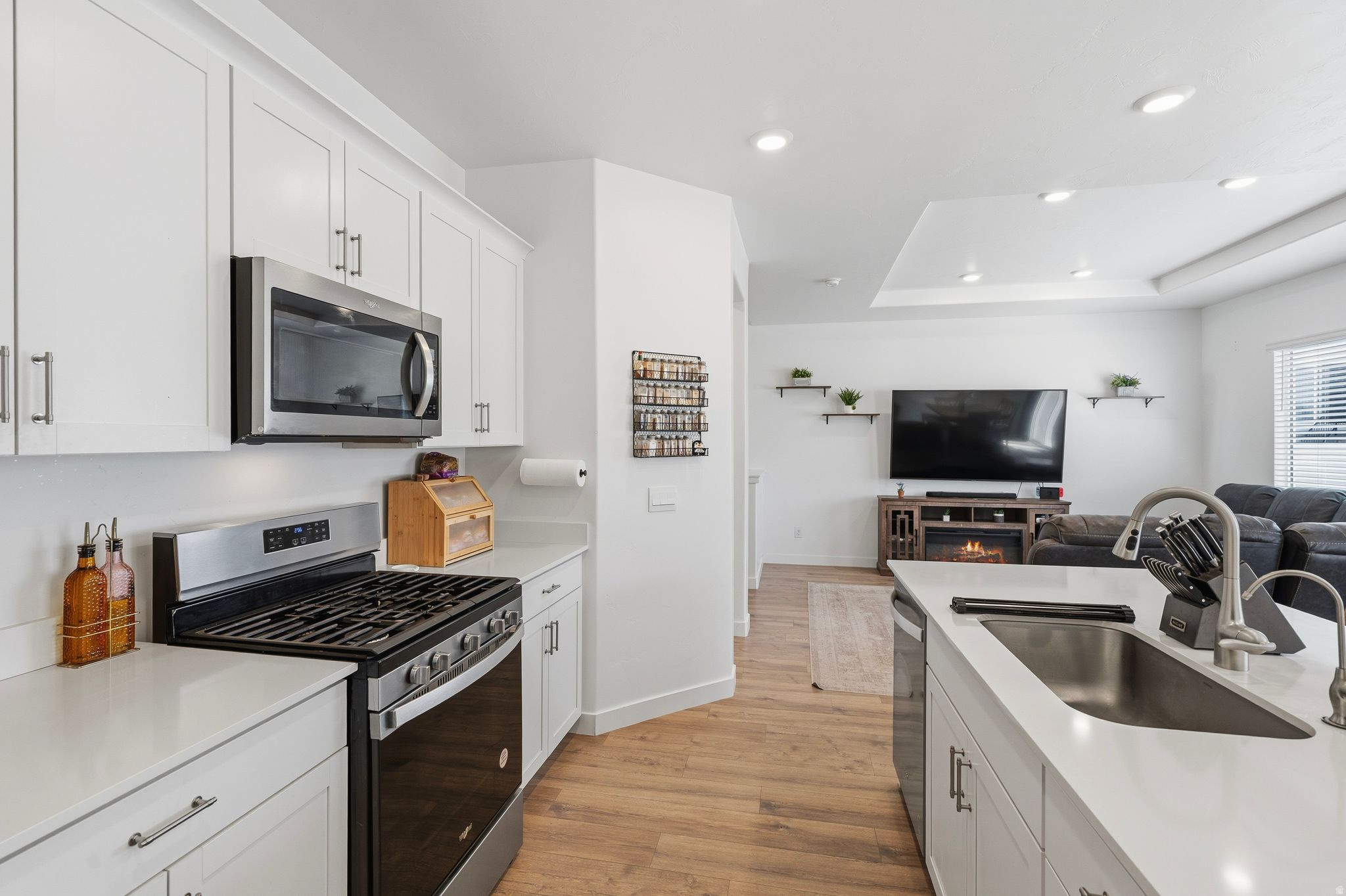 HAWTHORN ESTATES - Residential
