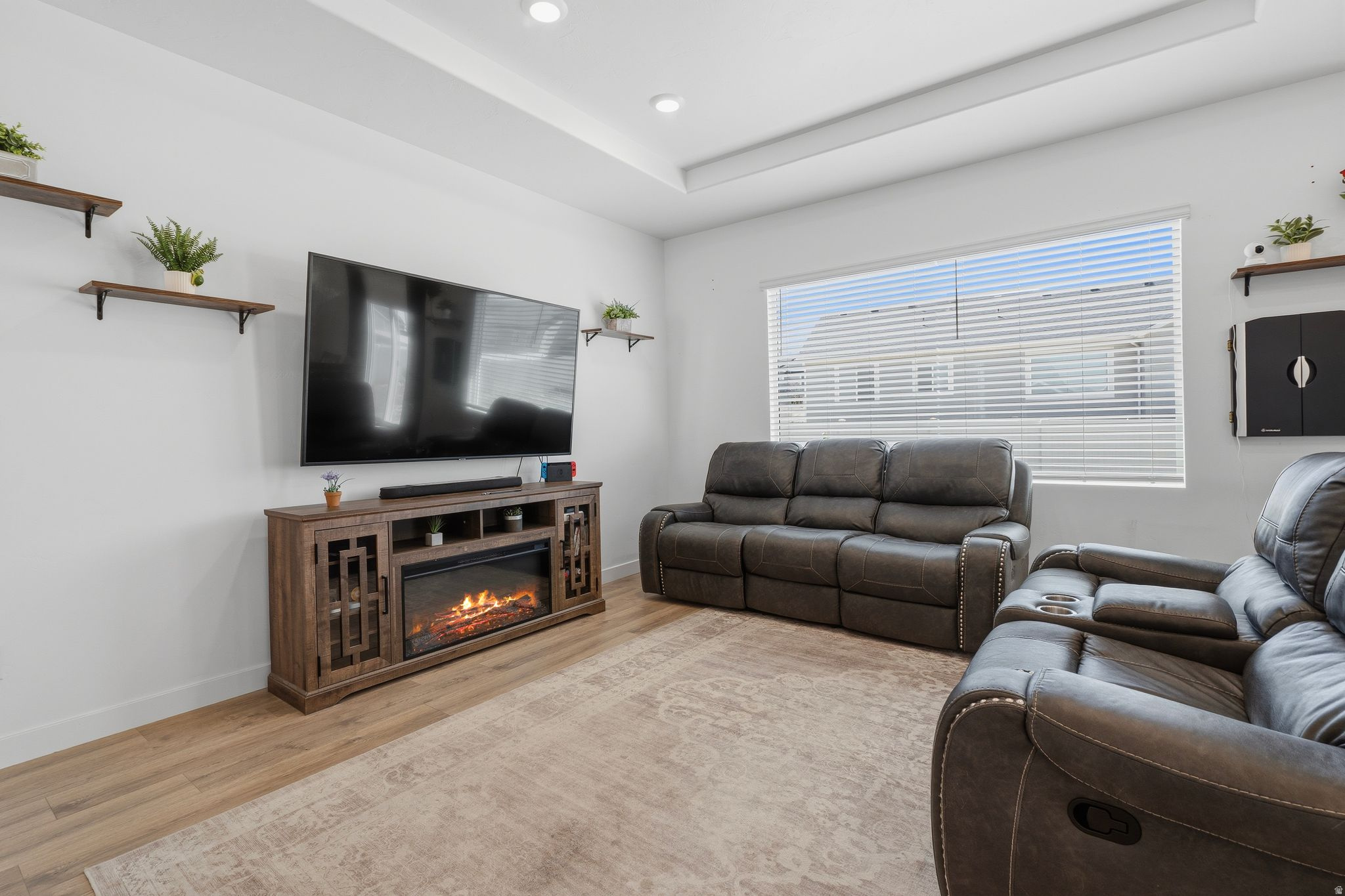 HAWTHORN ESTATES - Residential