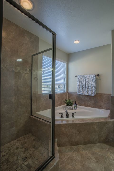 Tiny photo for 3348 W 200 N, Layton, UT 84041 (MLS # 2124693)