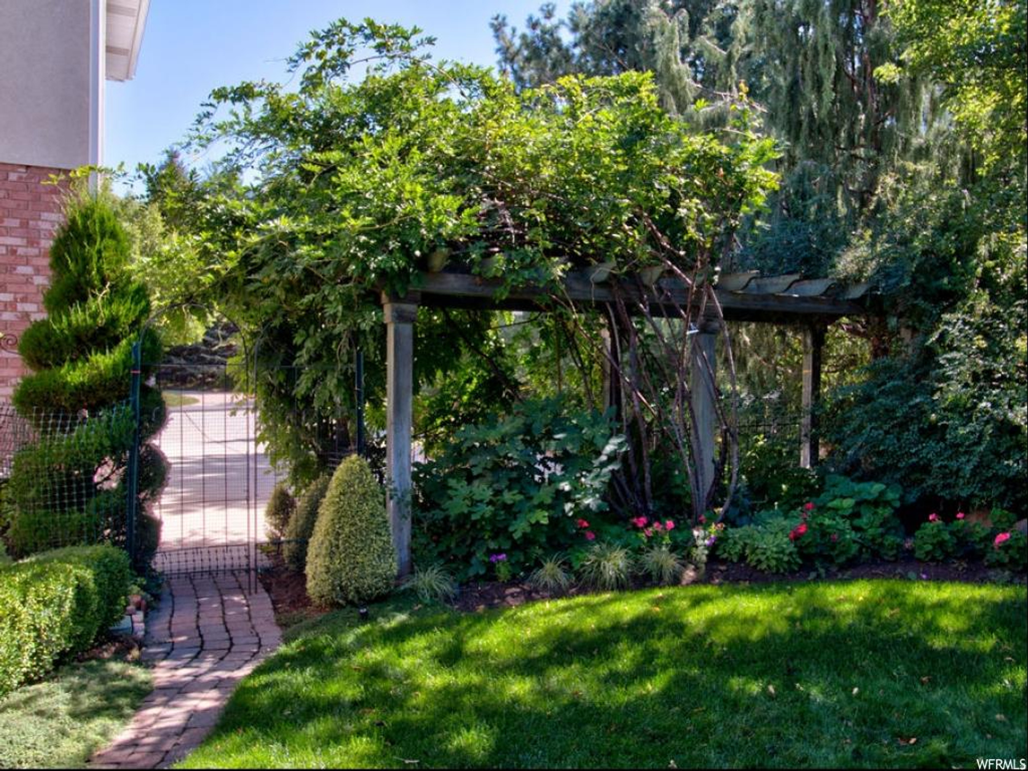 PEPPERWOOD - Residential
