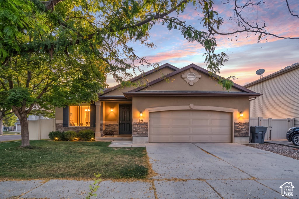 Photo of 998 BERKSHIRE DR, North Salt Lake, UT 84054 (MLS # 2190786)