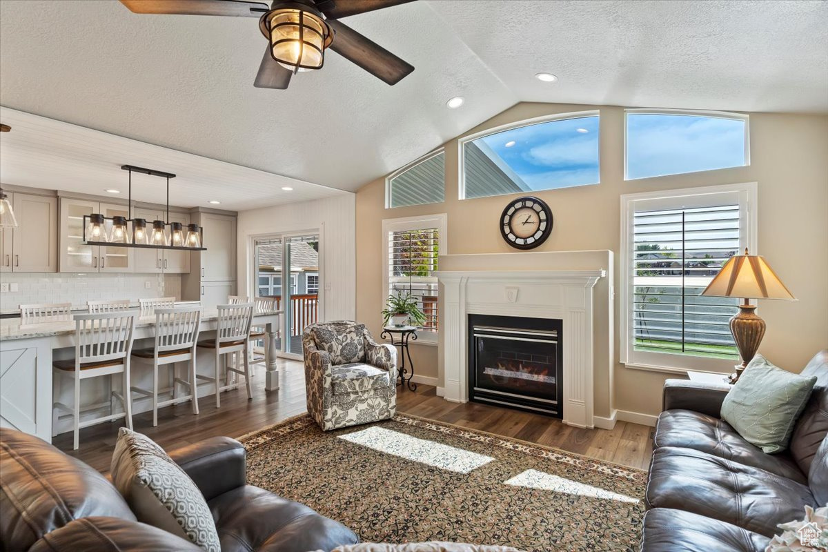 FOX POINT - Residential