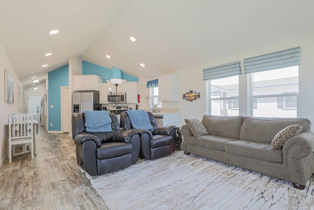 Photo of 583 S ASPEN DR, Garden City, UT 84028 (MLS # 2134642)