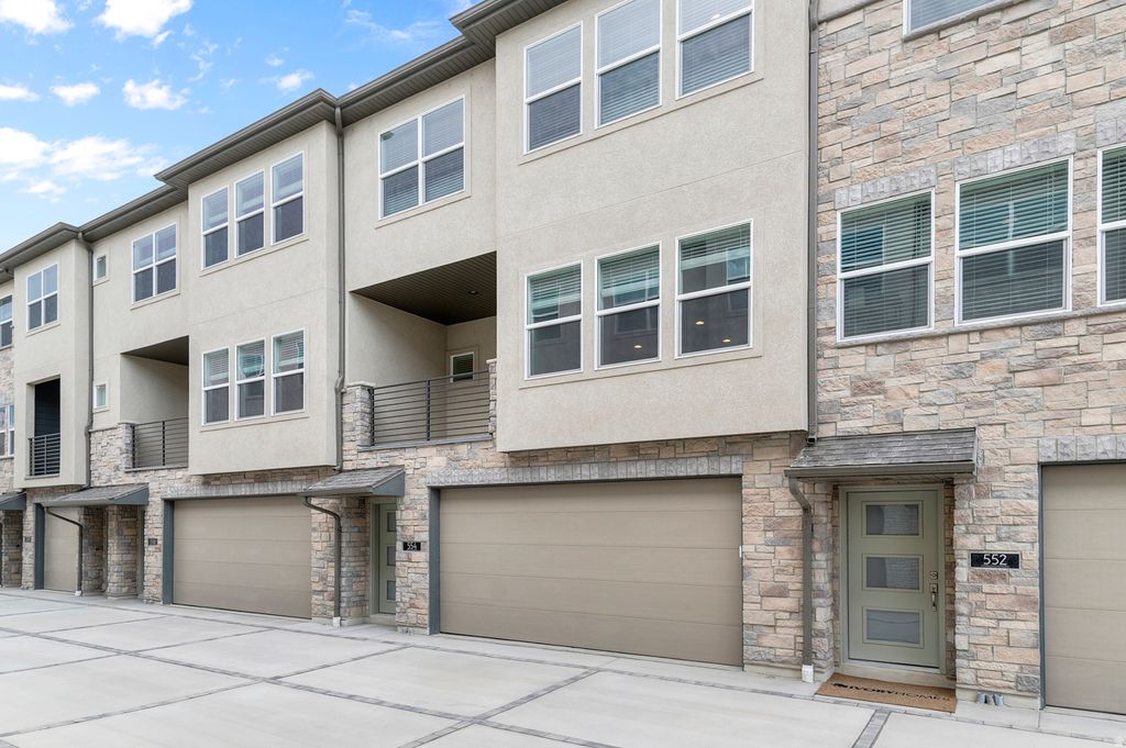 Photo of 554 N BUFFALO GRASS LN, Lindon, UT 84042 (MLS # 2148043)