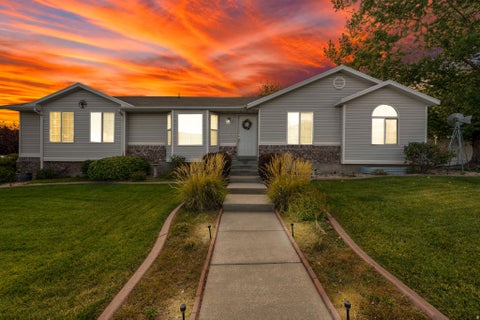 Homes For Sale - 5719 W Moon Crest Ct<br/> West Jordan, UT 84081