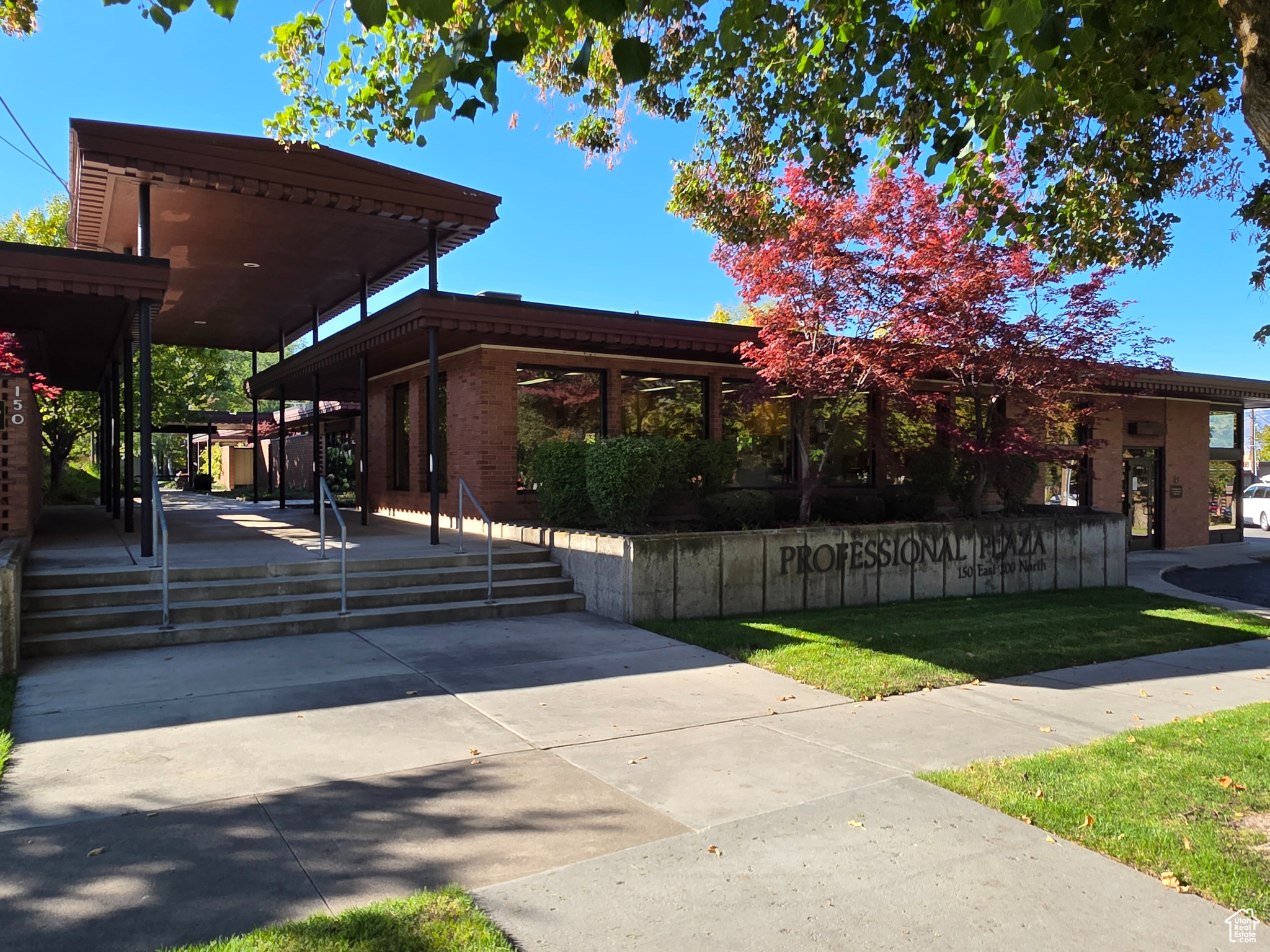 PROFESSIONAL PLAZA - Commercial Sale