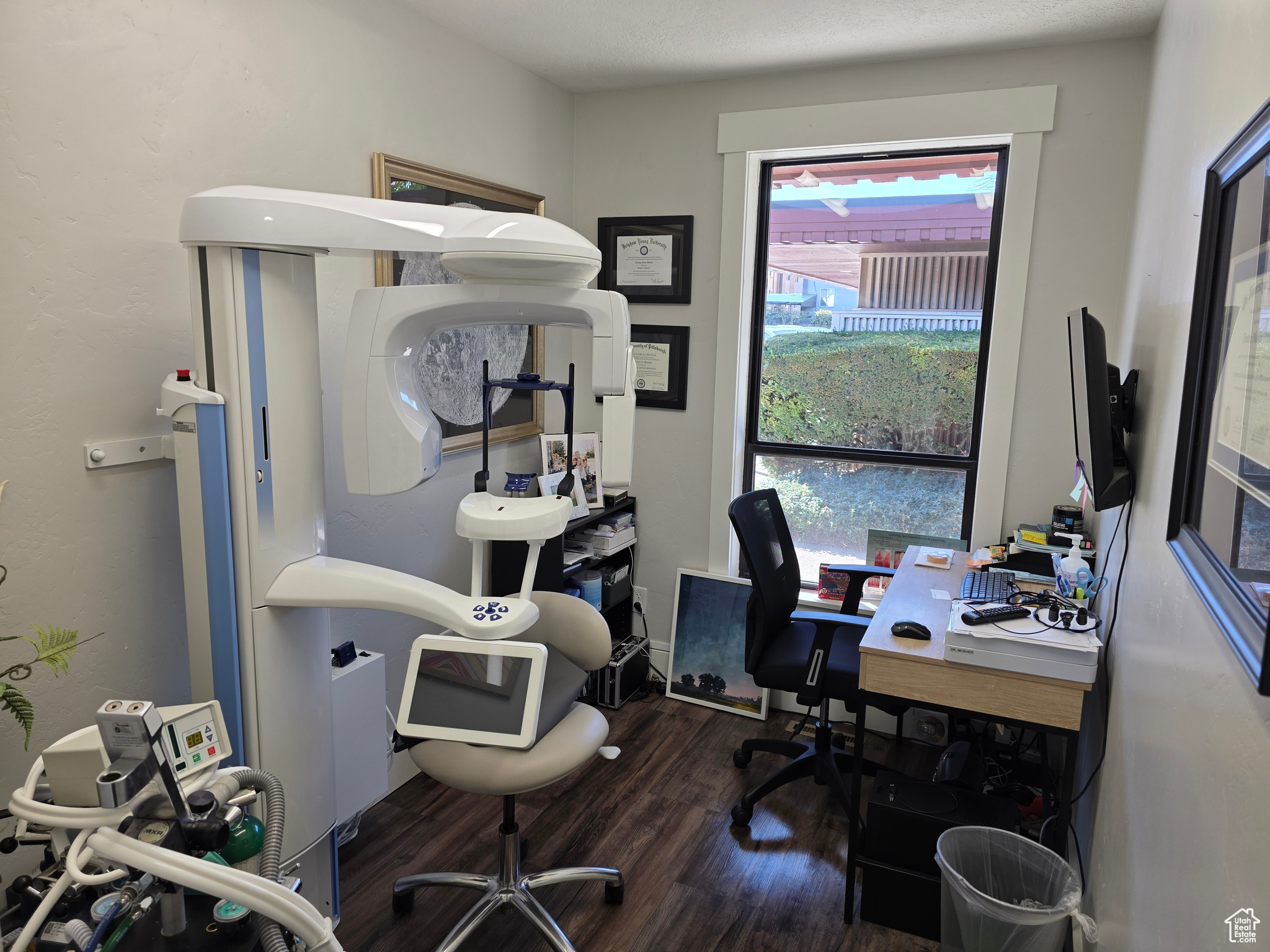 PROFESSIONAL PLAZA - Commercial Sale