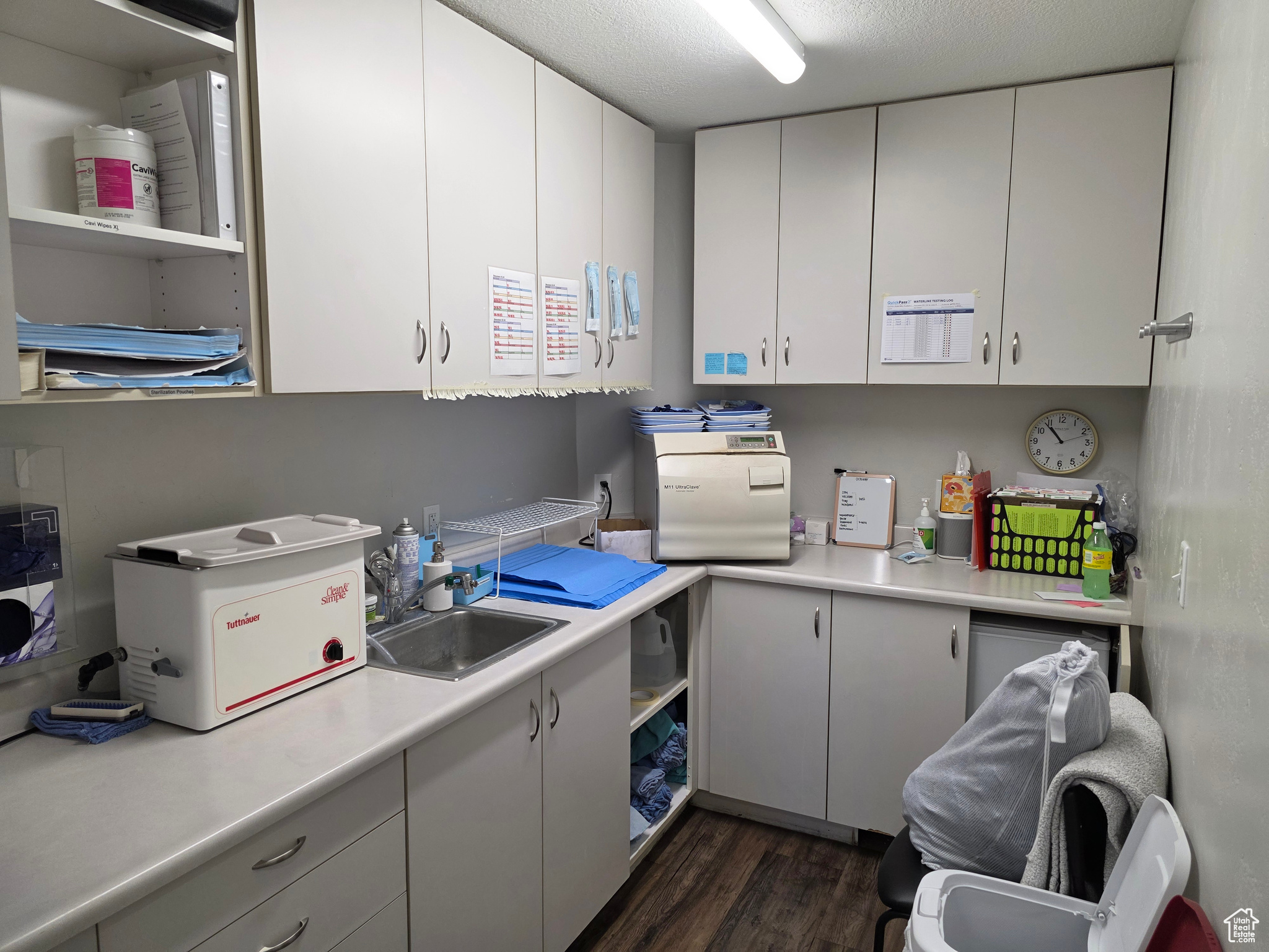 PROFESSIONAL PLAZA - Commercial Sale