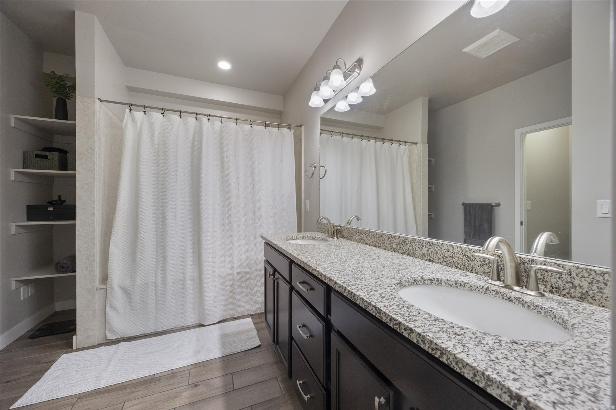 DAYBREAK - Residential